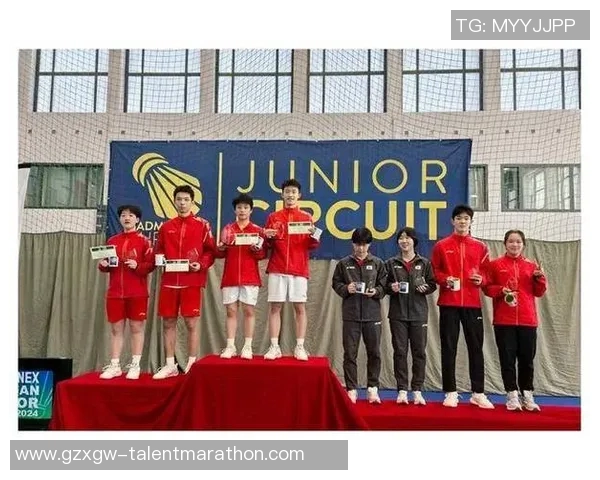 成都羽毛球队逆袭全国锦标赛的辉煌历程与奋斗精神展现 成都羽毛球队逆袭全国锦标赛的辉煌历程与奋斗精神展现