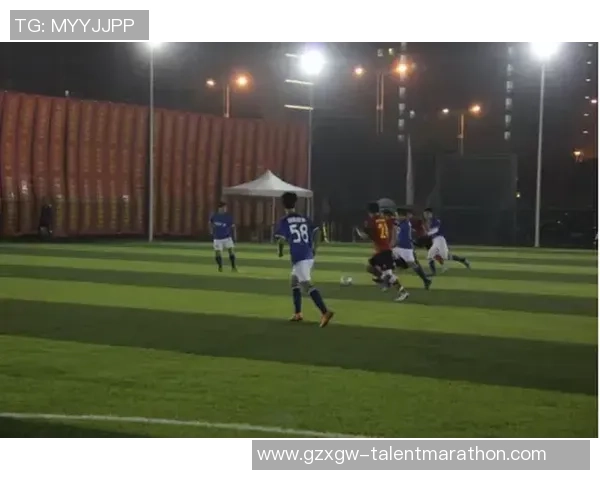 璀璨足球明星夜灯摆件点亮你的家居生活,尽享运动魅力与温馨氛围 璀璨足球明星夜灯摆件点亮你的家居生活,尽享运动魅力与温馨氛围