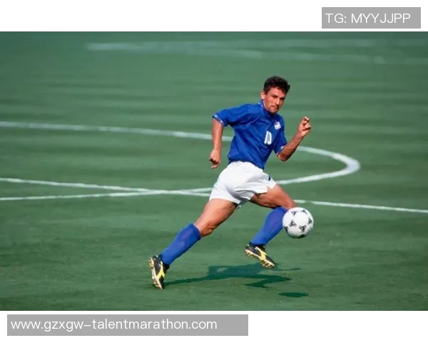 足球明星精彩瞬间展现过人技巧与灵动身姿的完美结合 足球明星精彩瞬间展现过人技巧与灵动身姿的完美结合