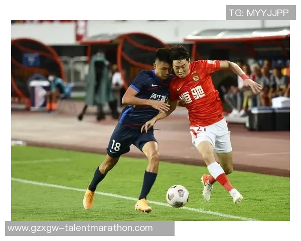 足球焦点:重庆足球队的技术探讨 足球焦点:重庆足球队的技术探讨